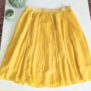 Banana yellow skirt